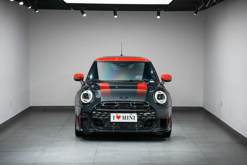 Mini Mini JCW, 2025 — фото 2 из 12