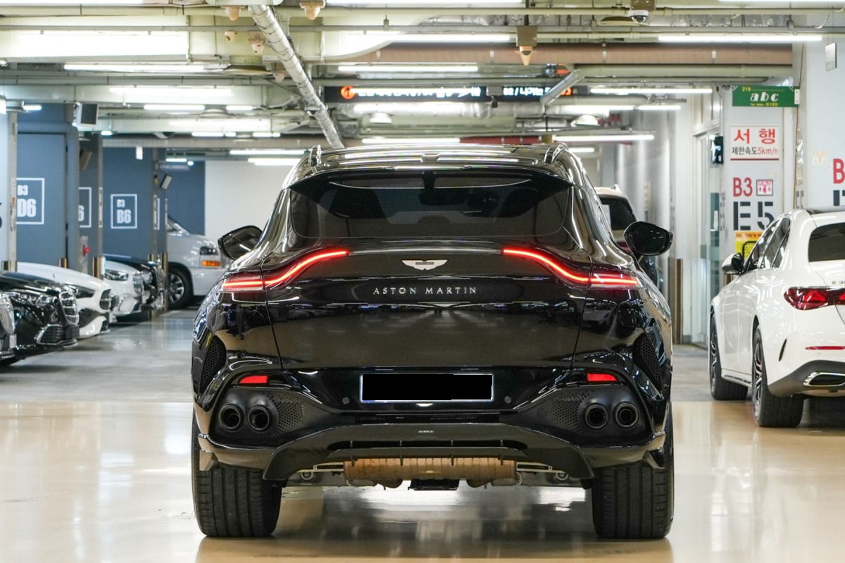 Aston Martin DBX, 2024 — фото 3 из 12