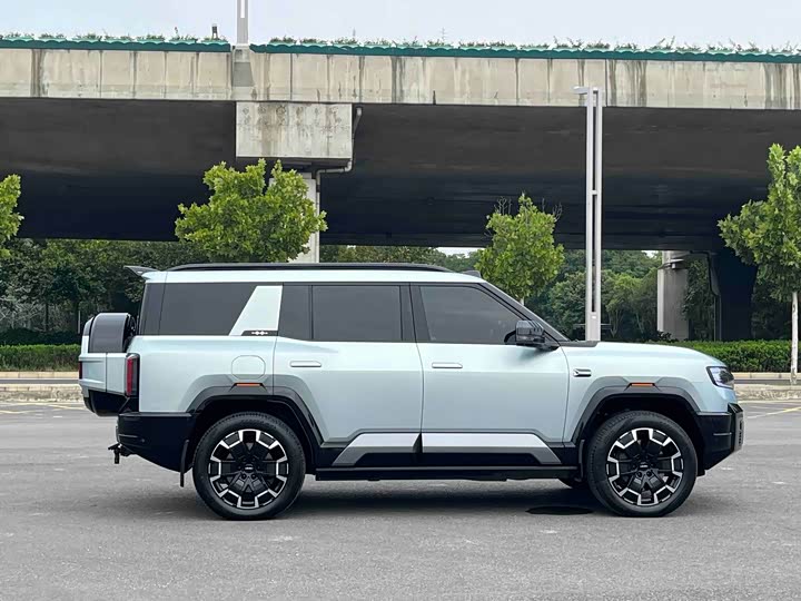 BYD FangChengBao Leopard 8, 2024 — фото 4 из 9
