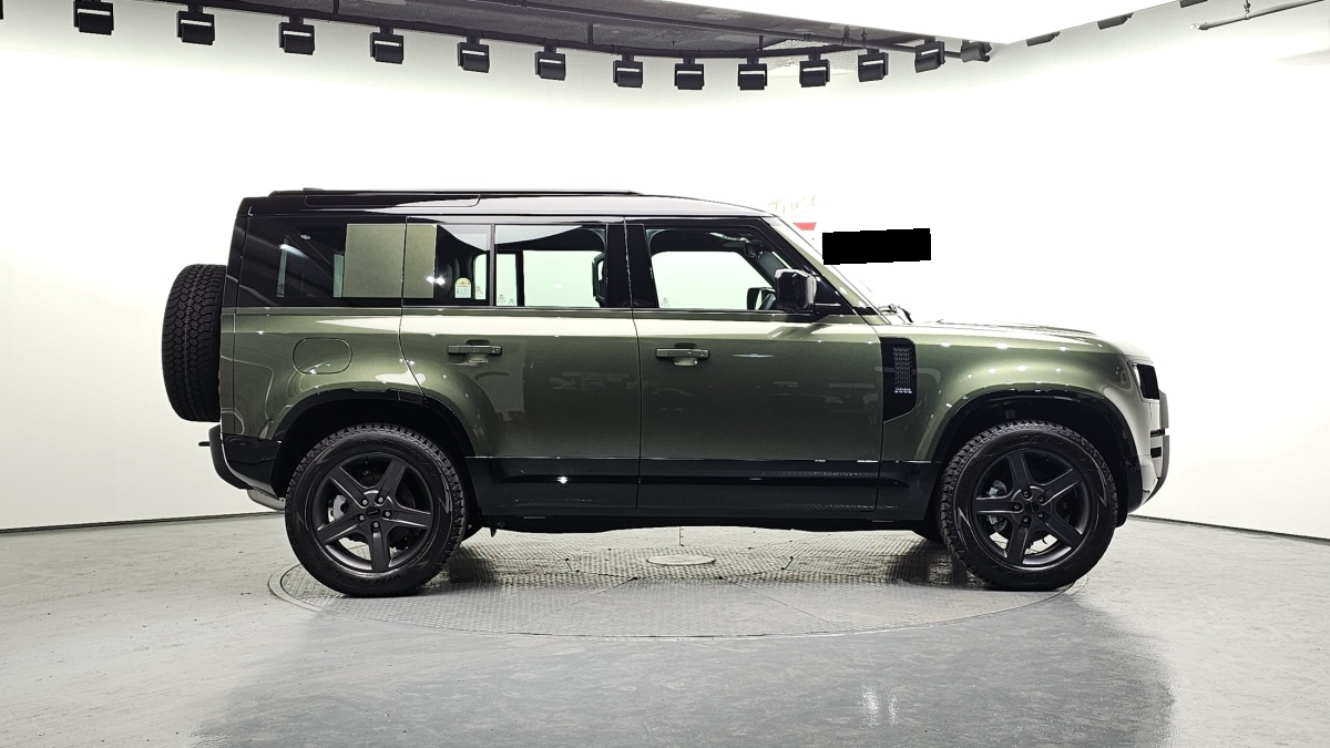 Land Rover Defender, 2025 — фото 5 из 12