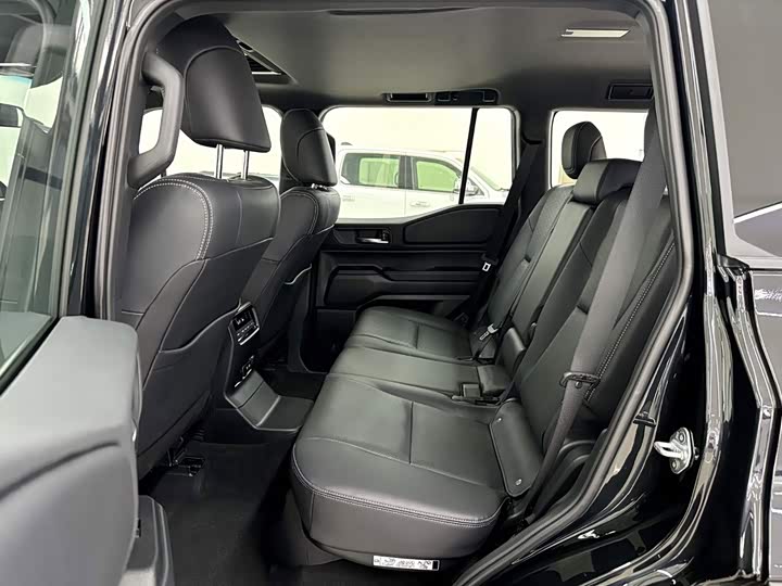 Toyota Prado, 2025 — фото 8 из 9