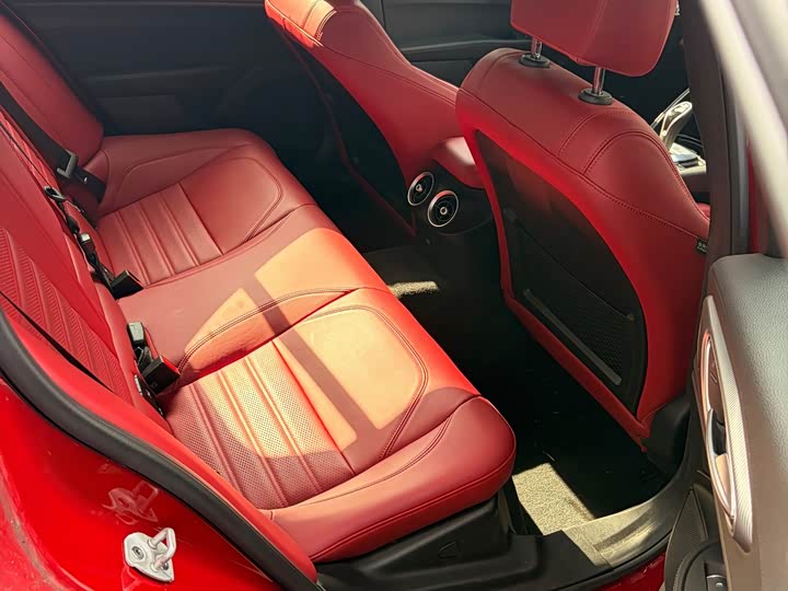 Alfa Romeo Giulia, 2025 — фото 7 из 9