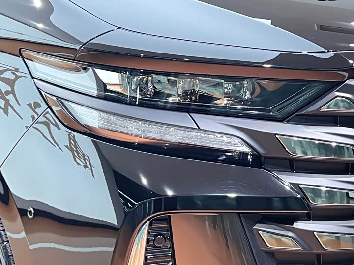 Toyota Vellfire, 2024 — фото 5 из 9
