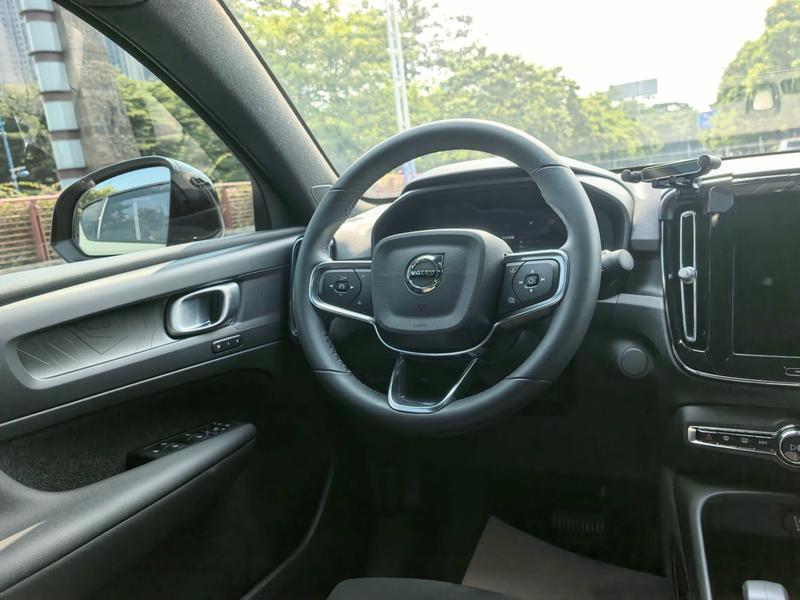 Volvo C40, 2024 — фото 11 из 12