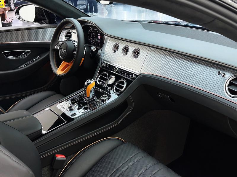 Bentley Continental GT, 2023 — фото 8 из 12