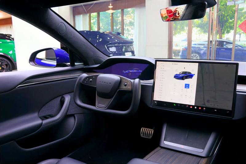 Tesla Model S, 2023 — фото 9 из 12