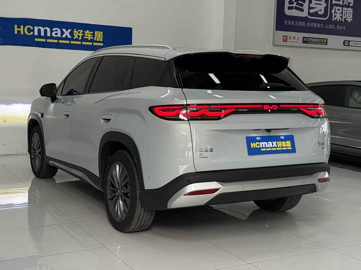BYD Song Ultra EV, 2026 — фото 4 из 9
