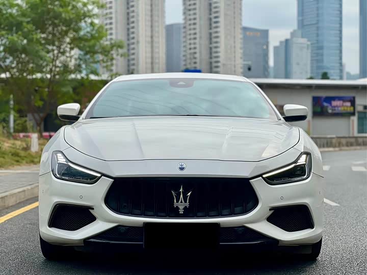 Maserati Ghibli, 2021 — фото 2 из 9