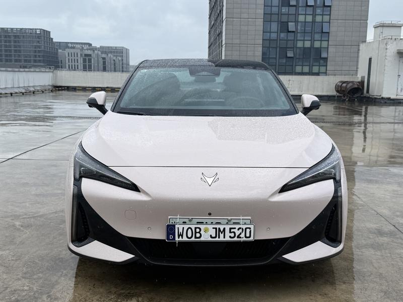 BAIC Arcfox Alpha S5, 2025 — фото 2 из 12