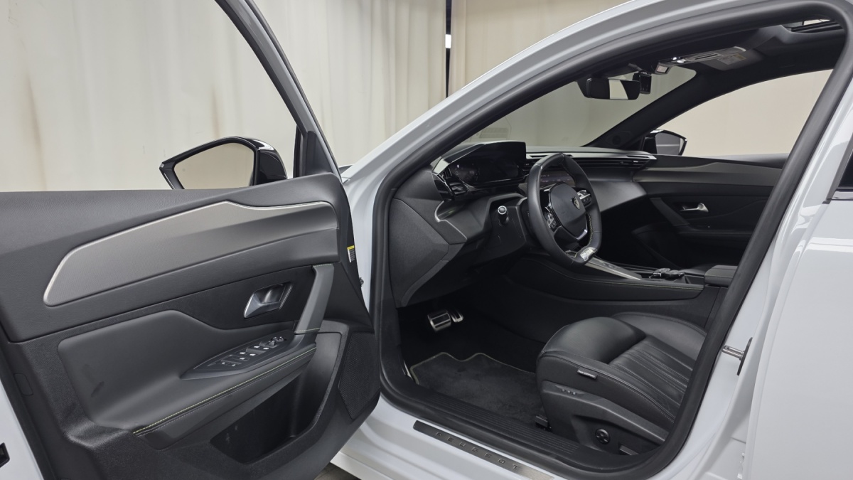 Peugeot 308, 2023 — фото 10 из 12