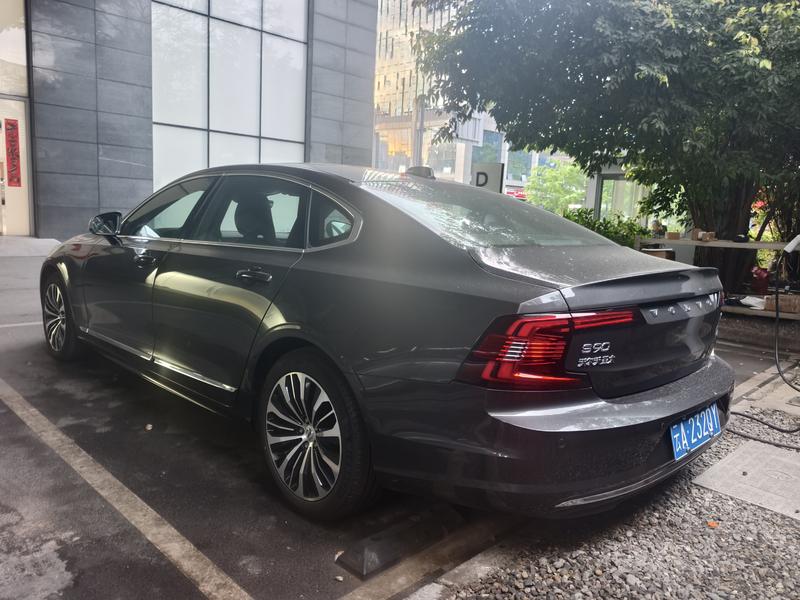 Volvo S90, 2025 — фото 4 из 11