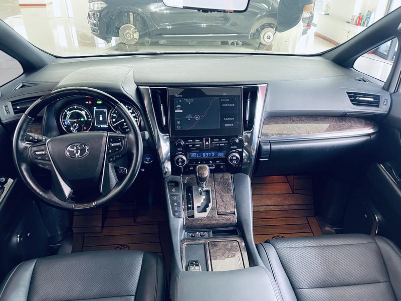 Toyota Vellfire, 2022 — фото 6 из 12