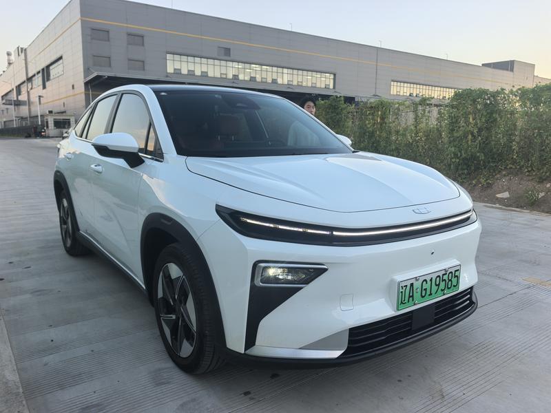 Geely Atlas REV, 2026 — фото 3 из 12