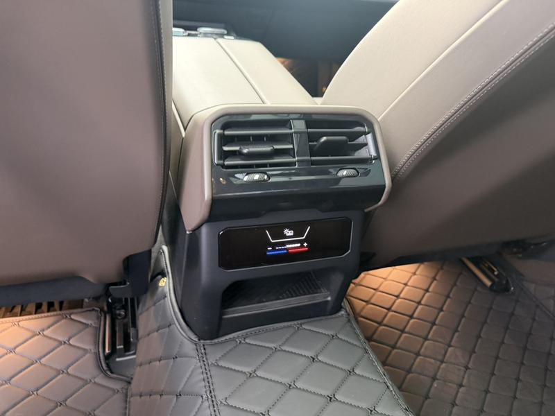 BMW 5 Series, 2025 — фото 9 из 12