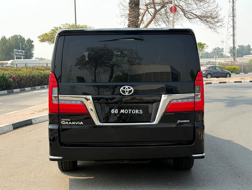 Toyota Granvia, 2023 — фото 6 из 10