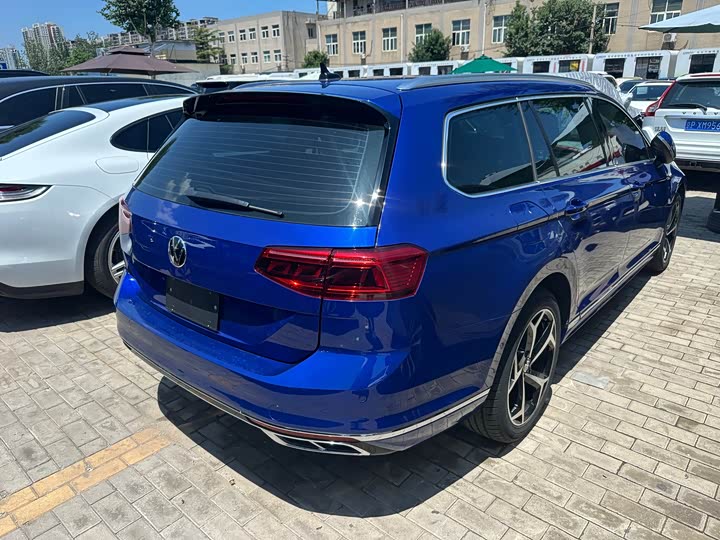 Volkswagen Passat Variant, 2023 — фото 3 из 9