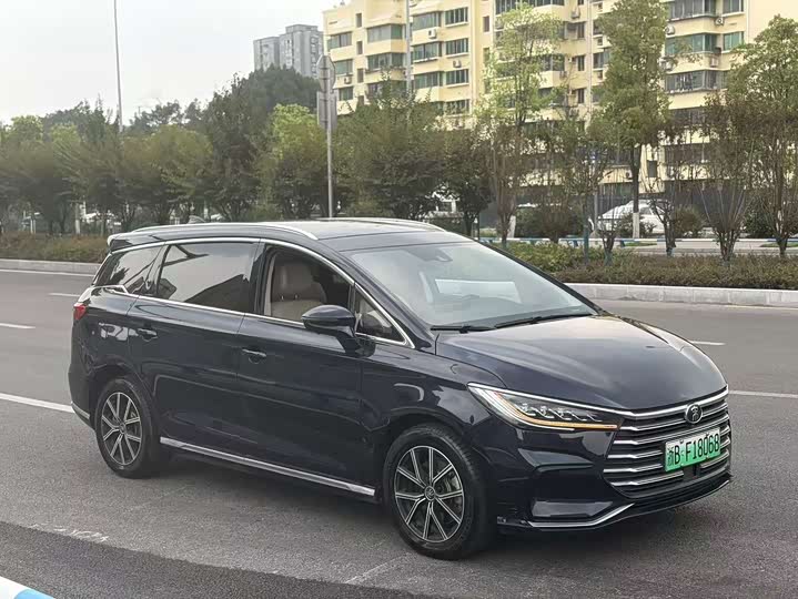 BYD Song Max Hybrid, 2022 — фото 3 из 7