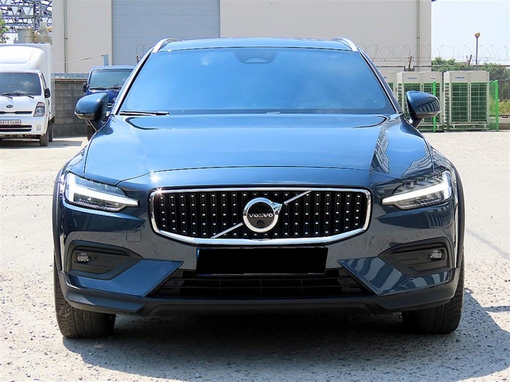Volvo V60, 2022 — купить в Ижевске под ключ
