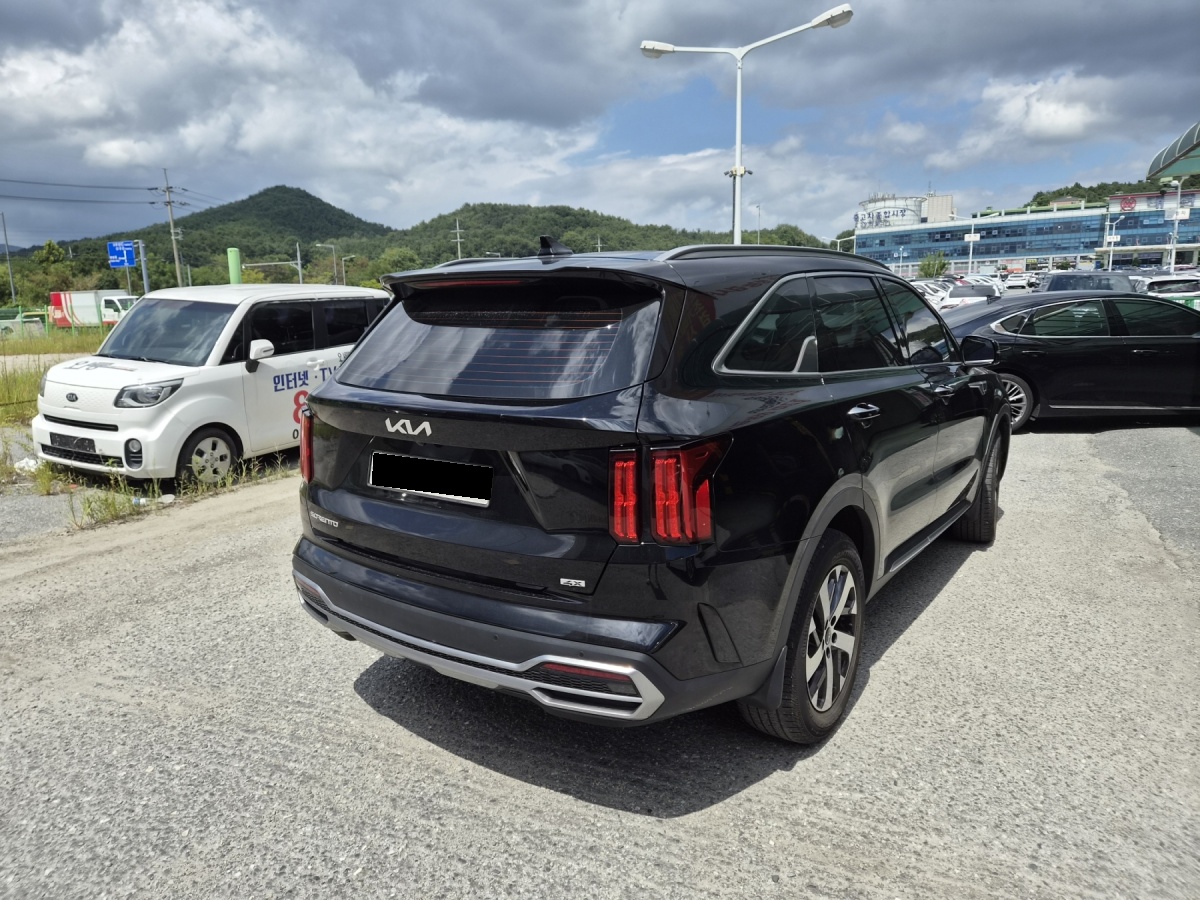 Kia Sorento, 2022 — фото 2 из 12