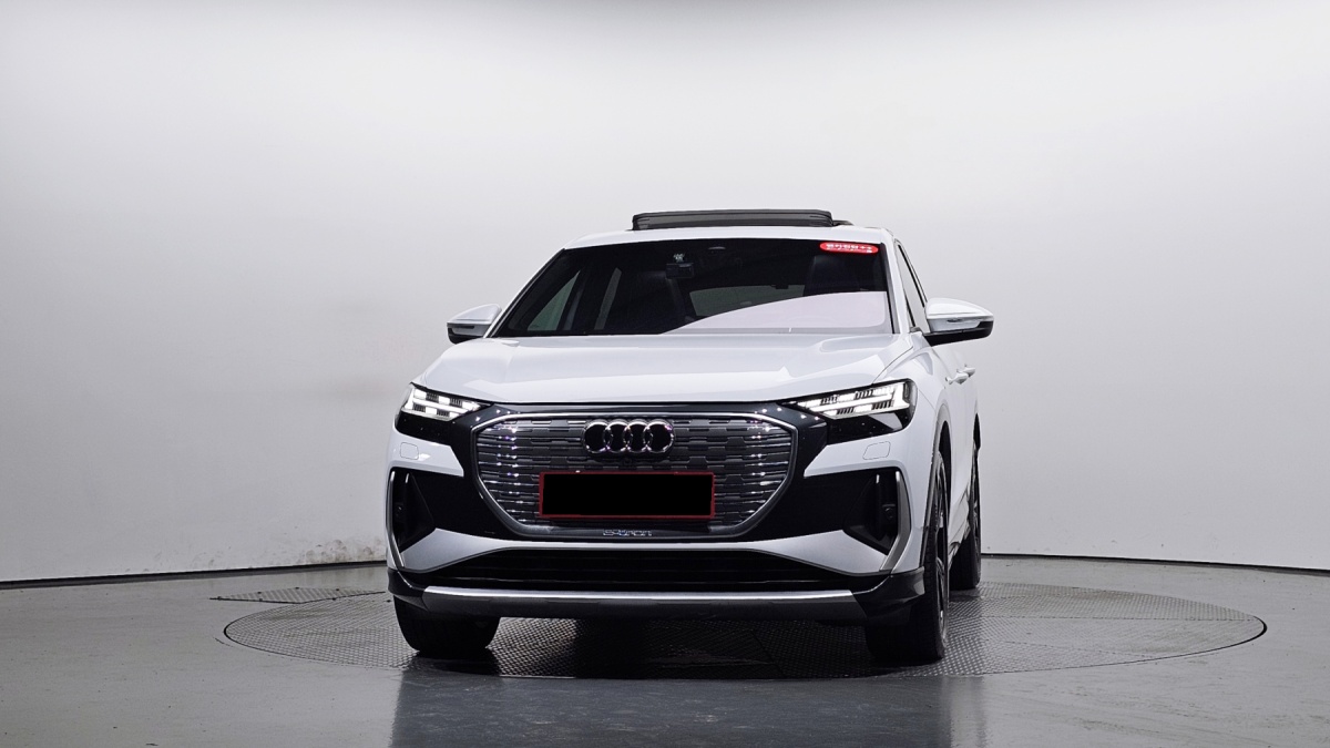 Audi Q4 e-tron, 2022 — фото 3 из 12