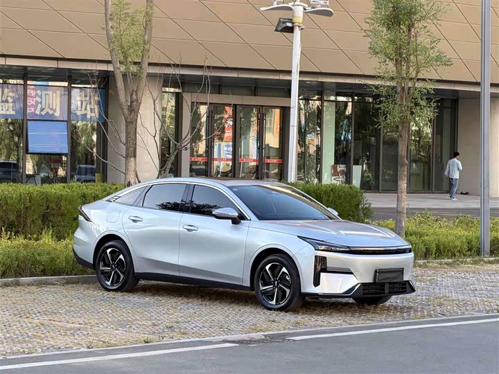 Geely Galaxy L6, 2025 — фото 3 из 9