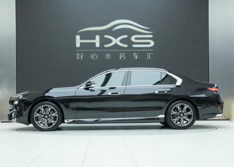 BMW 7 Series, 2025 — фото 3 из 12