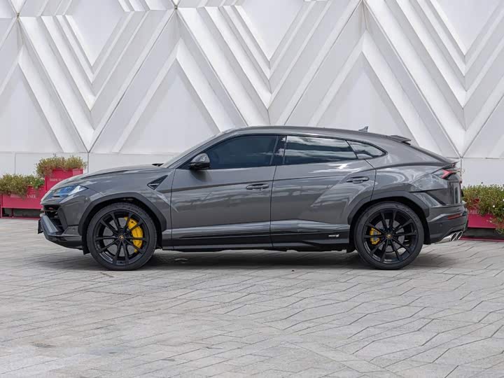 Lamborghini Urus, 2024 — фото 7 из 9