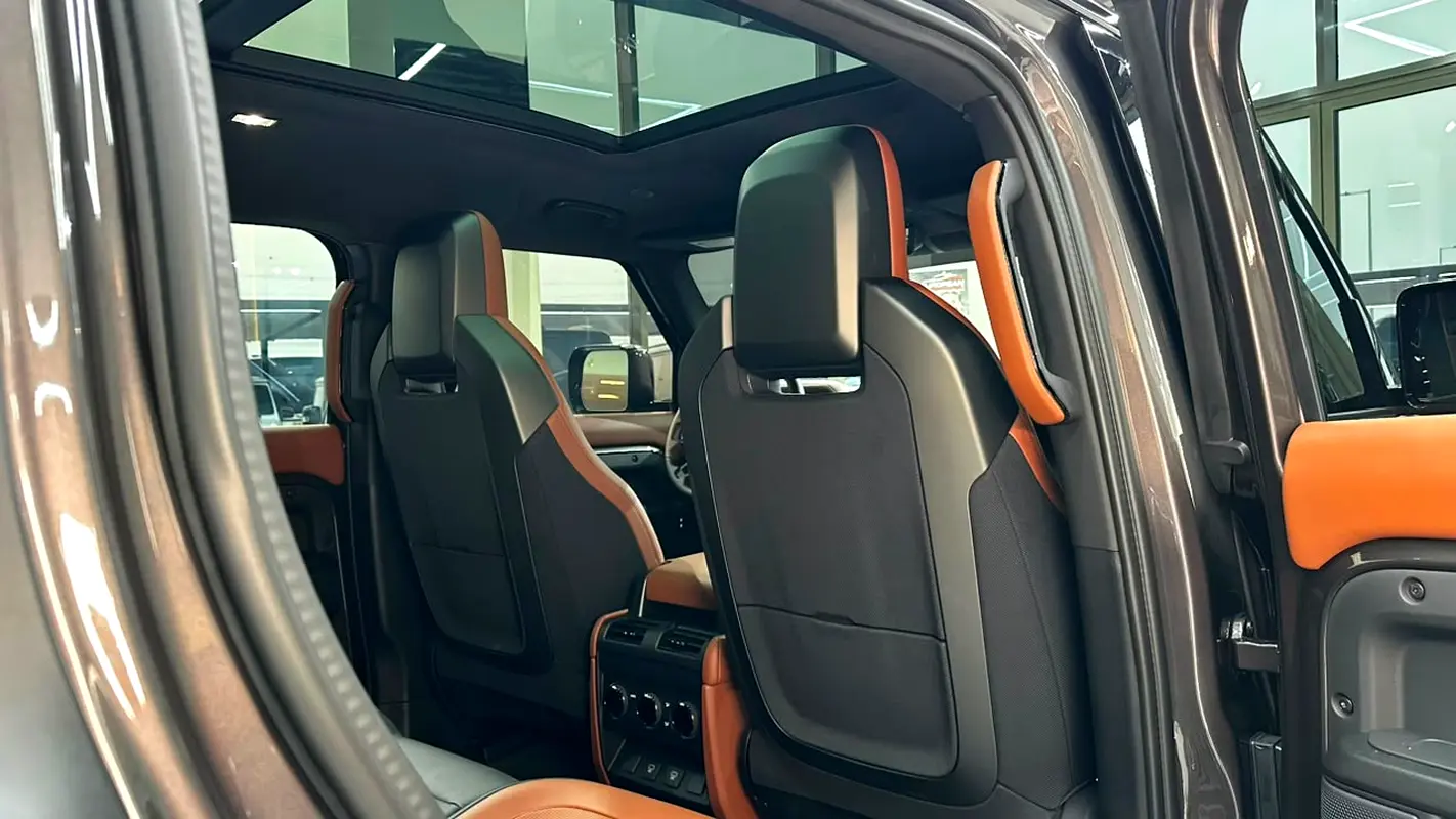 Land Rover Defender, 2025 — фото 5 из 10