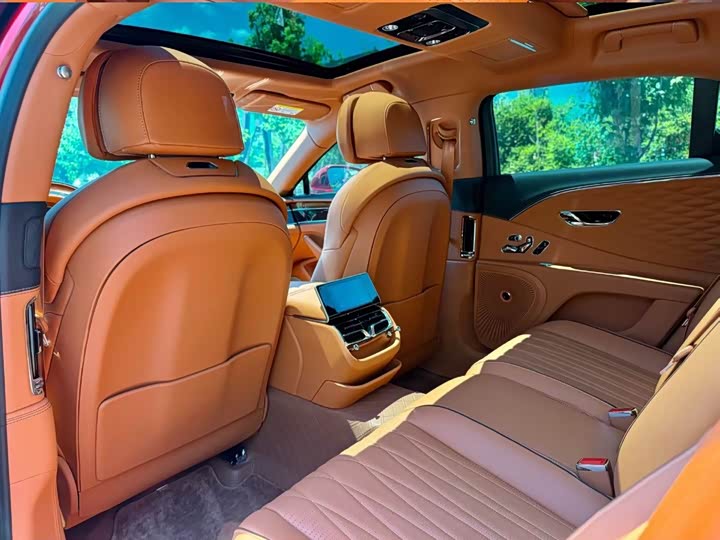 Bentley Flying Spur, 2022 — фото 5 из 9