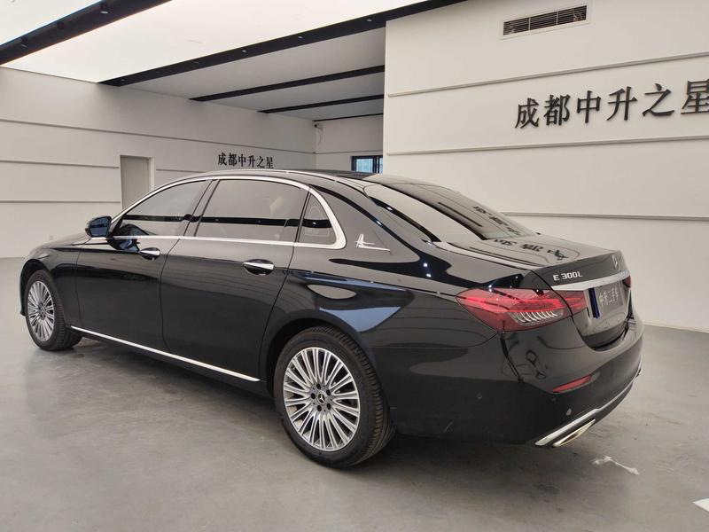 Mercedes-Benz E-Class, 2023 — фото 5 из 10