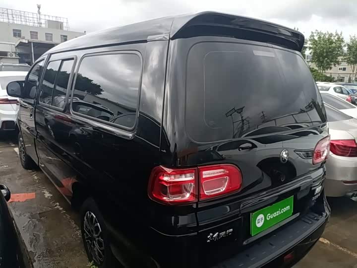 Dongfeng Forthing Lingzhi M5 EV, 2025 — фото 5 из 9