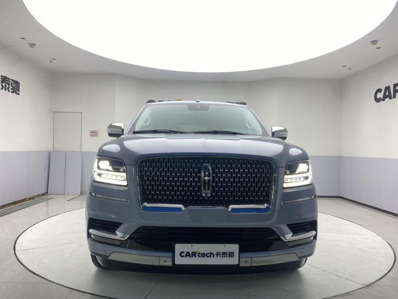 Lincoln Navigator, 2023 — фото 2 из 12