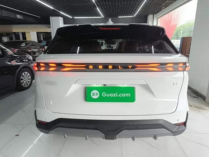 Geely Galaxy L7, 2023 — фото 6 из 9