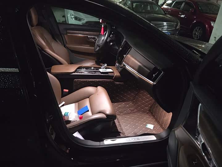 Volvo S90, 2025 — фото 8 из 9