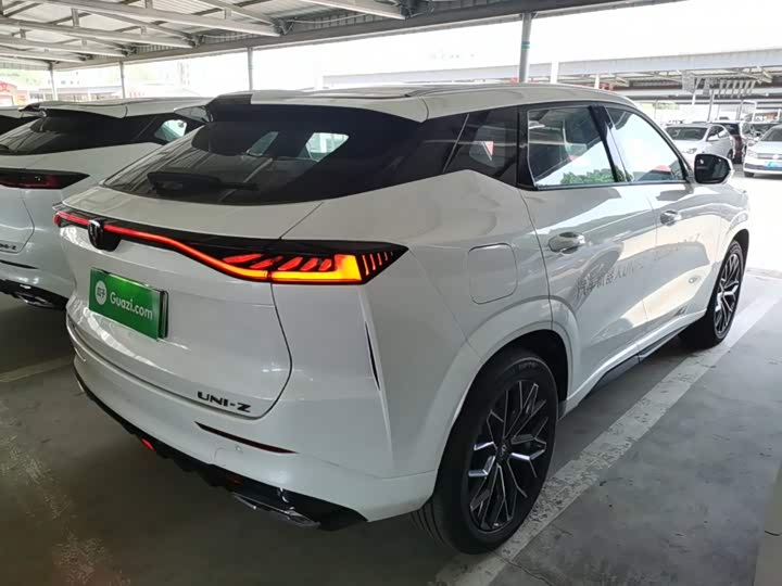 Changan UNI-Z Hybrid, 2026 — фото 7 из 9