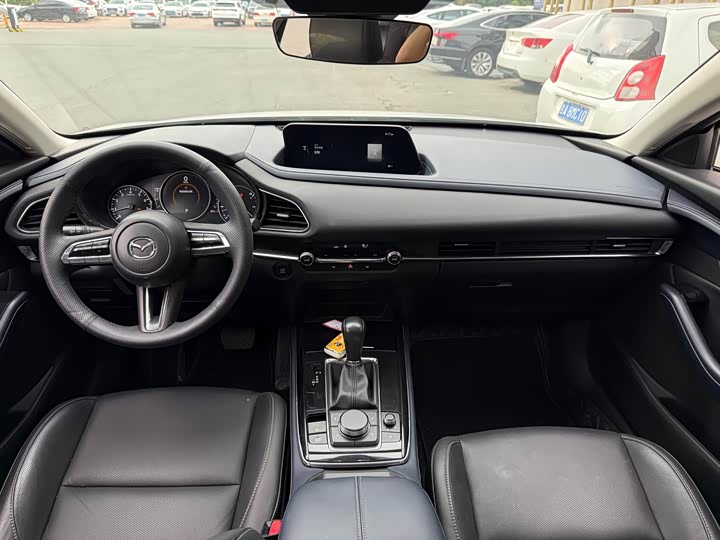 Mazda CX-30, 2022 — фото 8 из 9