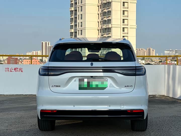 Shangjie (Huawei × SAIC) H5, 2025 — фото 8 из 9