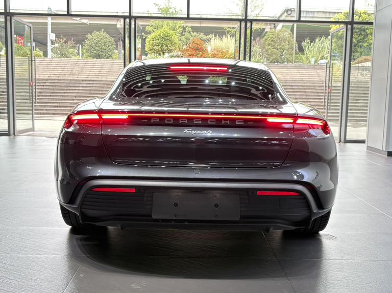 Porsche Taycan, 2023 — фото 6 из 12