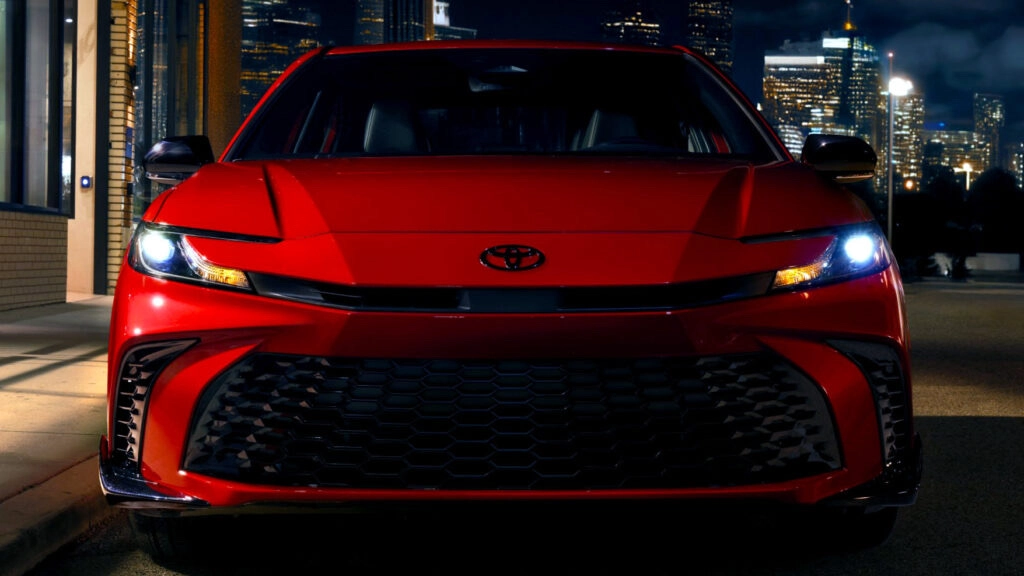 Toyota Camry, 2026 — фото 3 из 3