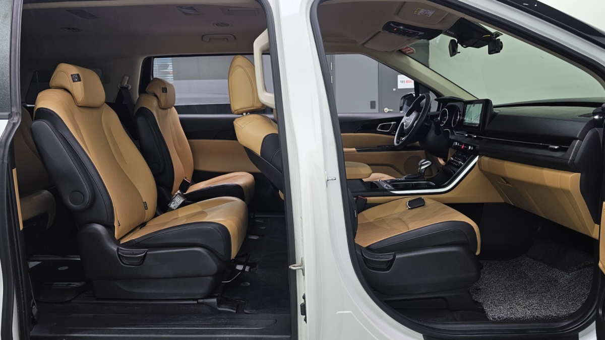 Kia Carnival, 2022 — фото 12 из 12
