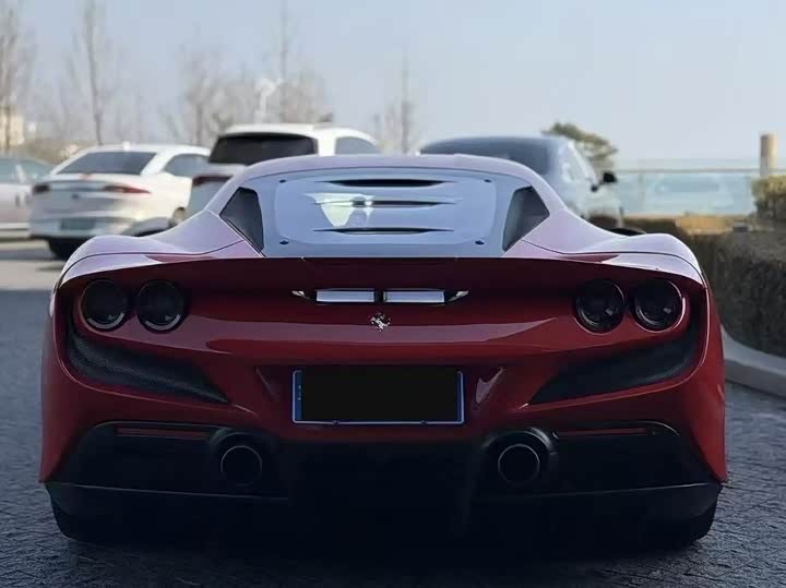 Ferrari F8, 2022 — фото 4 из 9