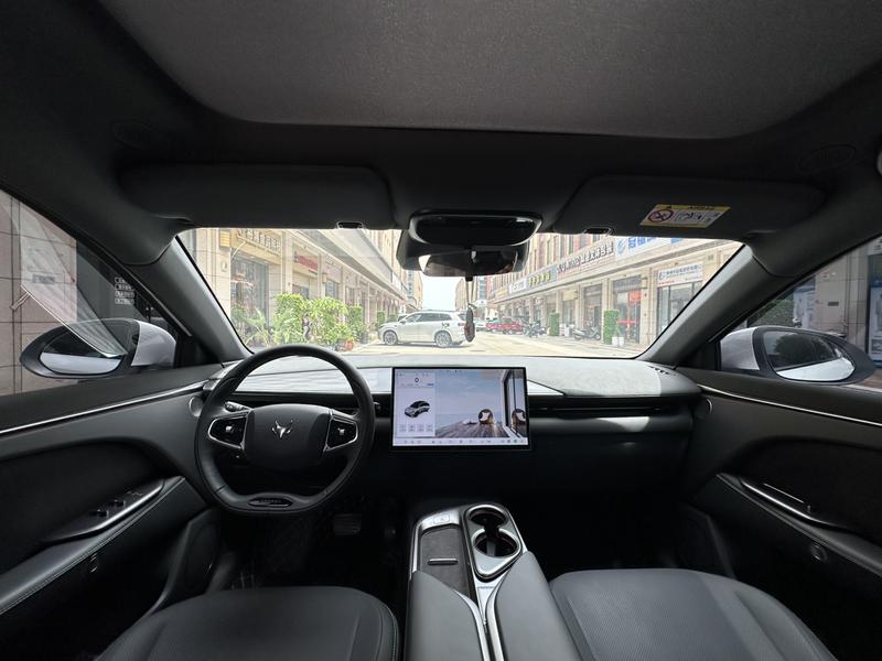 BAIC Arcfox Alpha T5, 2025 — фото 7 из 10