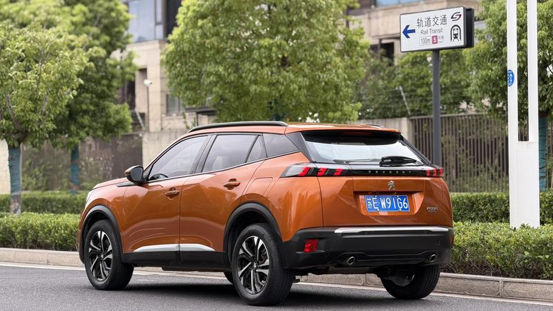 Peugeot 2008, 2022 — фото 4 из 11