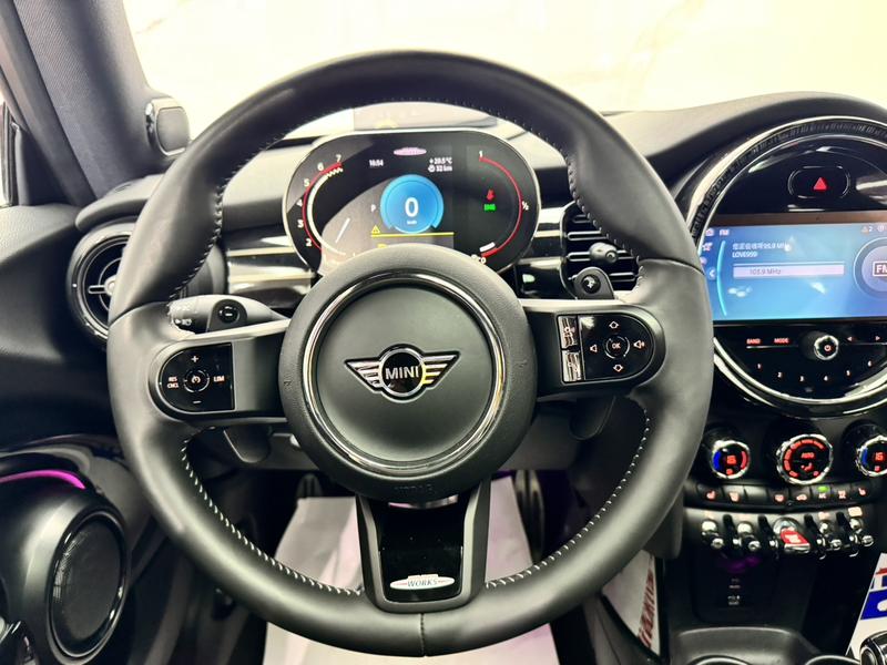 Mini Mini JCW, 2022 — фото 9 из 12