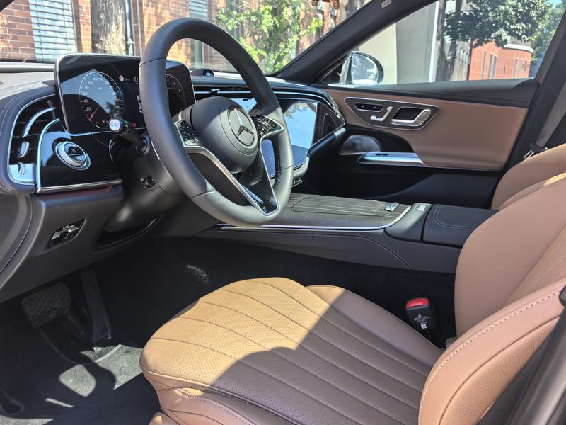 Mercedes-Benz E-Class, 2025 — фото 10 из 12