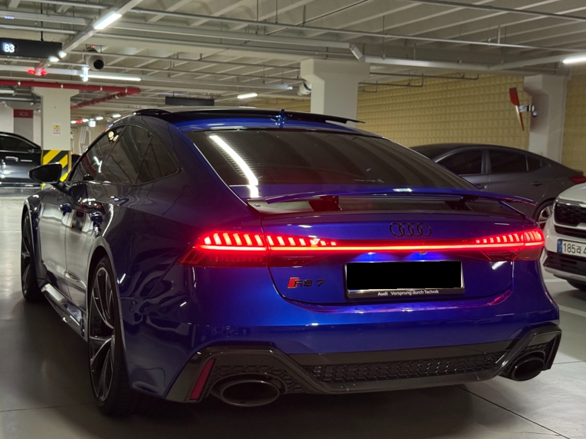 Audi RS 7, 2022 — фото 3 из 12