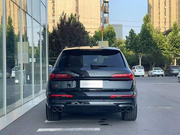 Audi SQ7, 2025 — фото 5 из 9