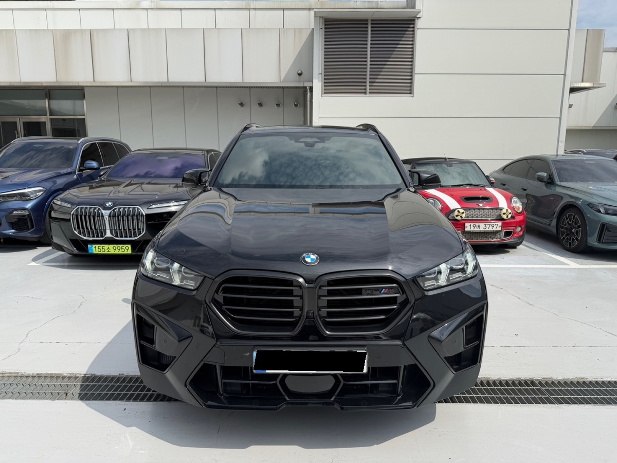 BMW X5 M, 2025 — фото 2 из 6