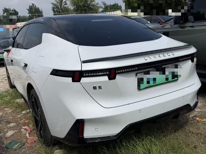 Lynk & Co 07 EM-P Hybrid, 2024 — фото 4 из 10