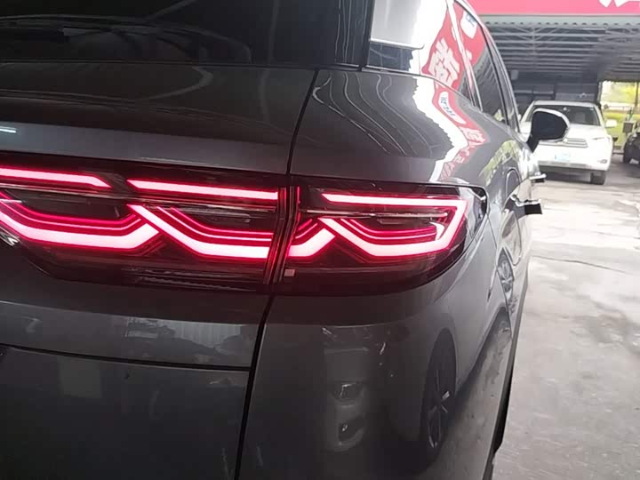 BYD Song L DM-i Hybrid, 2025 — фото 8 из 9